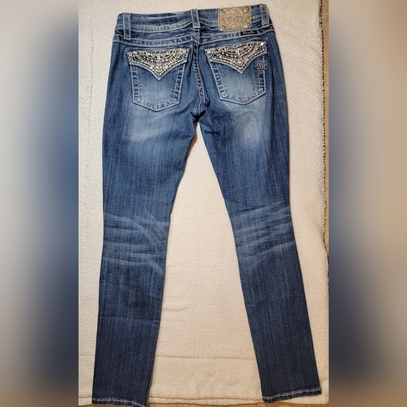 Miss Me Mid Rise Easy Skinny Jean Size 26 - Picture 3 of 7